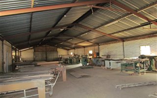 600 m² Industrial space in Derdepoort