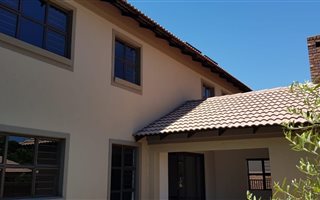 4 Bedroom House in Waterkloof Ridge