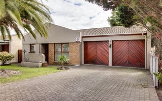 3 Bedroom House in Protea Heights