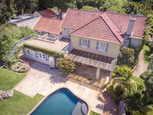 5 Bedroom House in Constantia