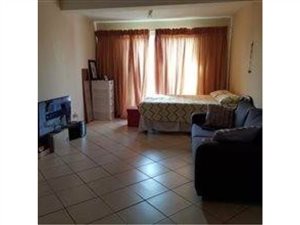 1 Bed Flat in Karen Park