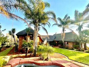5 Bed House in Mooikloof Equestrian Estate