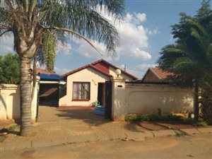2 Bed House in Mahube Valley