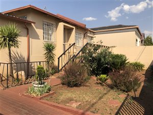 2 Bed House in Coronationville