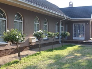 8 Bed House in Vanderbijlpark Central