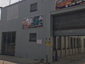 250 m² Industrial space in Robertsham