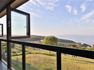 3 Bed House in Herolds Bay
