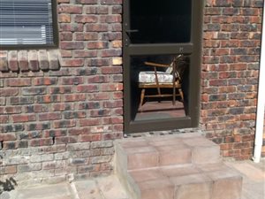 1 Bedroom Garden Cottage in De Bron