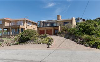 4 Bedroom House in Dana Bay