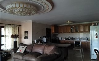 4 Bedroom Garden Cottage in Blue Valley Golf Estate