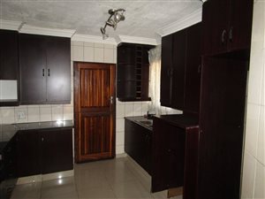 3 Bed Duplex in Doornpoort and surrounds