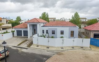 3 Bedroom House in Langeberg Glen
