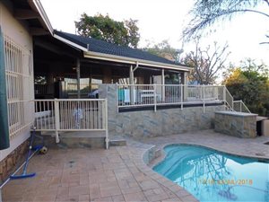 4 Bed House in Meyerspark