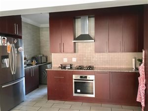 5 Bed House in Midstream Ridge Estate