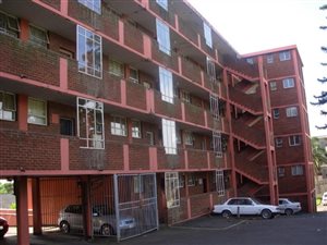 2.5 Bed Apartment in Sea View