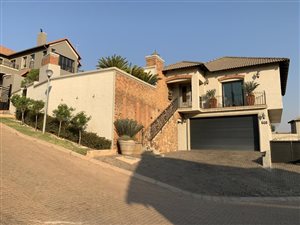 5 Bed House in Rietvalleirand