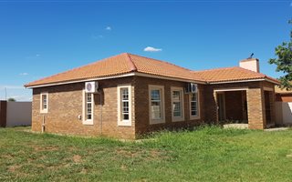 3 Bedroom House in Lephalale (Ellisras)