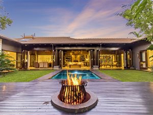4 Bed House in Cedar Lakes