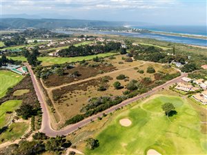 1353 m² Land available in Goose Valley