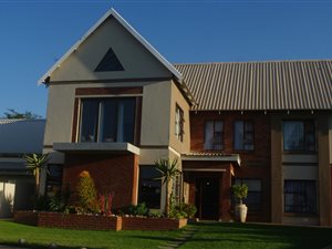 5 Bed House in Equestria