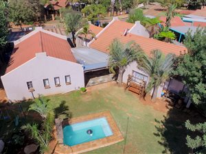 5 Bed House in Doornpoort and surrounds