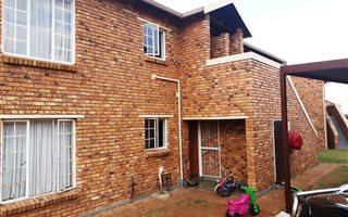 2 Bedroom Townhouse in Chloorkop
