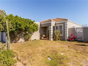 3 Bedroom Townhouse in Melkbosstrand