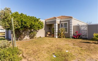 3 Bedroom Townhouse in Melkbosstrand