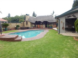 4 Bed House in Dan Pienaarville