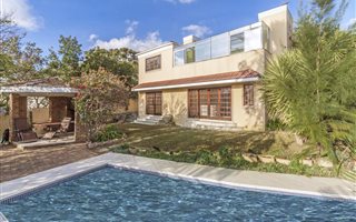 6 Bedroom House in Rome Glen