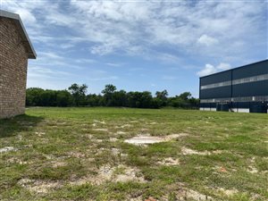 2121 m² Land available in Fairview