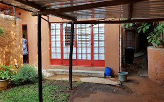 2 Bedroom Garden Cottage in Forest Town