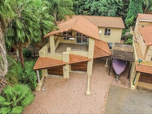 4 Bed House in Hartbeespoort Dam