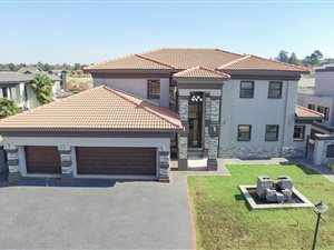 4 Bed House in Ebotse Estate