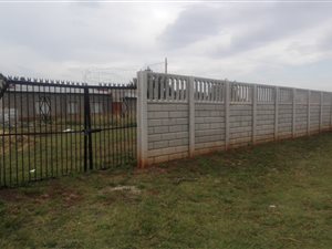 495 m² Land available in Henley on Klip