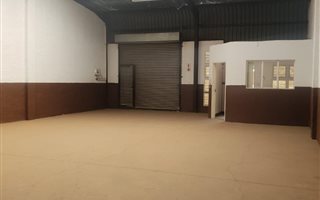 100 m² Industrial space in Alrode