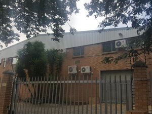 993 m² Commercial space in Laser Park