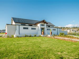 248 m² Land available in Croydon