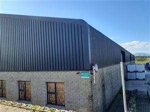 1275 m² Industrial space in George Industria