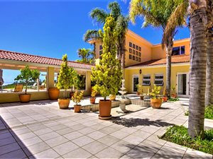 1200 m² Commercial space in Victoria Bay