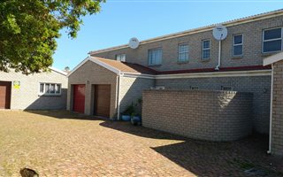 3 Bedroom Duplex in Bloubergrant