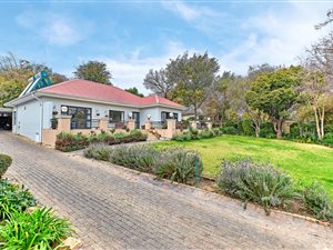 3 Bed House in Craighall Park