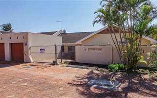 3 Bedroom Simplex in Beacon Bay