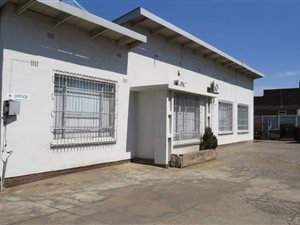 3000 m² Industrial space in Tulisa Park