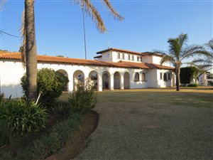 1 ha Farm in Hartzenbergfontein