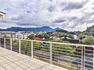 2 Bed Apartment in Diep River