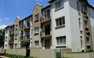 2 Bedroom Apartment in Klippoortje