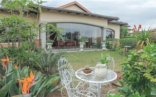 3 Bedroom Simplex in Le Domaine
