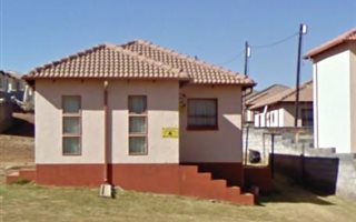 3 Bedroom House in Clayville