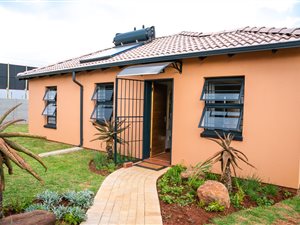 2 Bed House in Johannesburg Central
